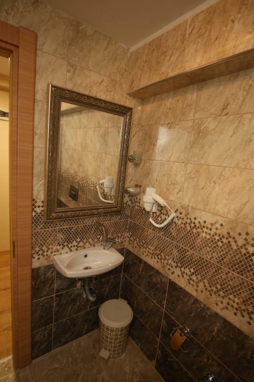 Yues Hotel Istanbul Exterior photo
